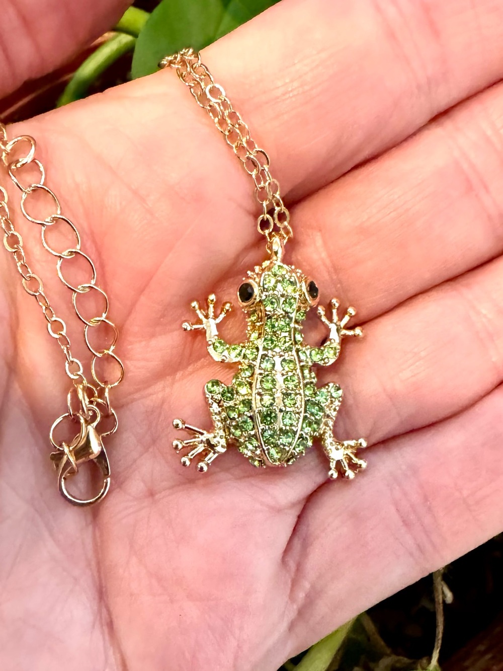 Gold and Green Frog Pendant Necklace chain 17” with 2” extension frog 1” long - Picture 5 of 10